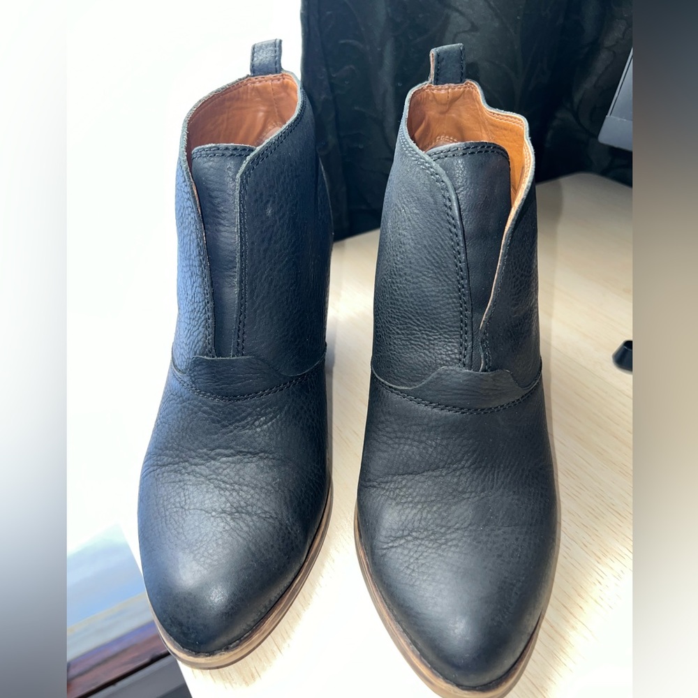 Lucky Brand Ehllen Booties, size 10